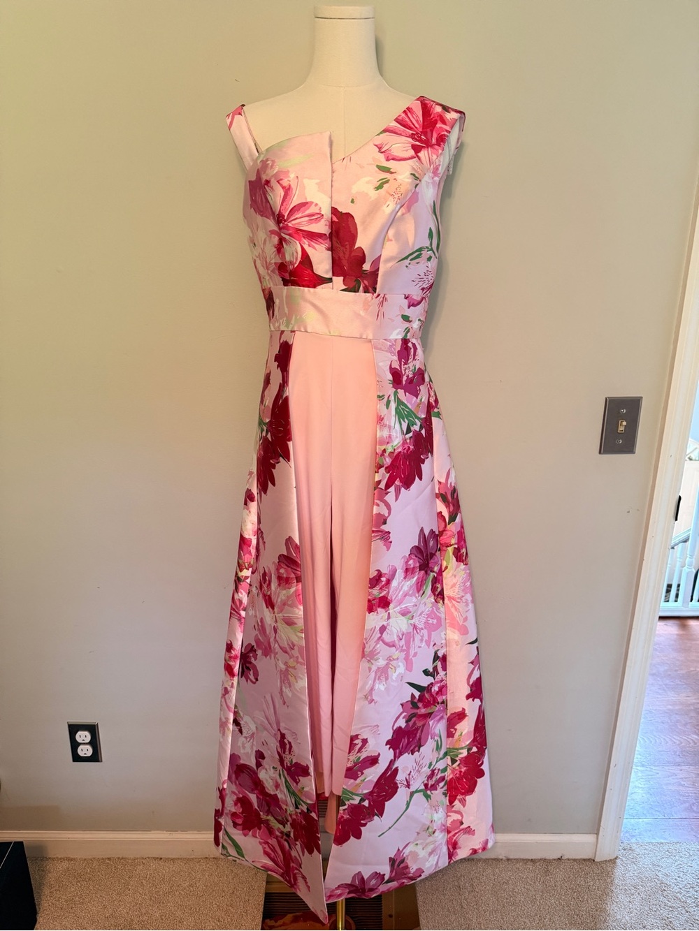 Kay Unger Fleur Azalea-Printed Walk-Thru Jumpsuit - Picture 3 of 8
